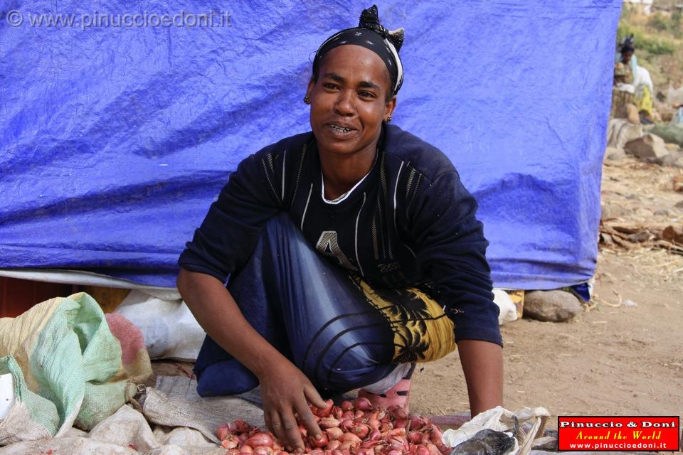 Ethiopia - Mercato lungo la strada per il sud - 11.jpg